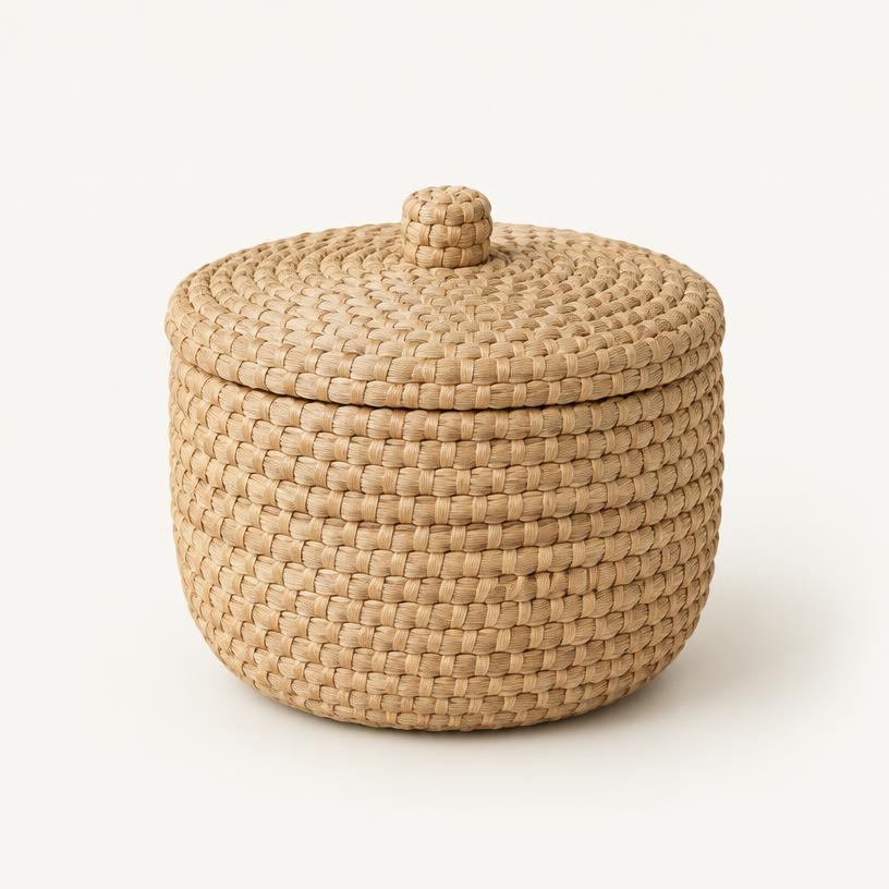Woven basket with lid
